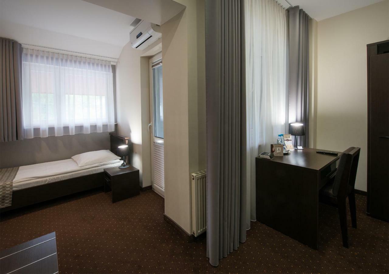 Hotel Capitol Біла Підляська Екстер'єр фото